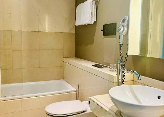 Hotel Max Brown 5th District, Part Of Sircle Collection 4*